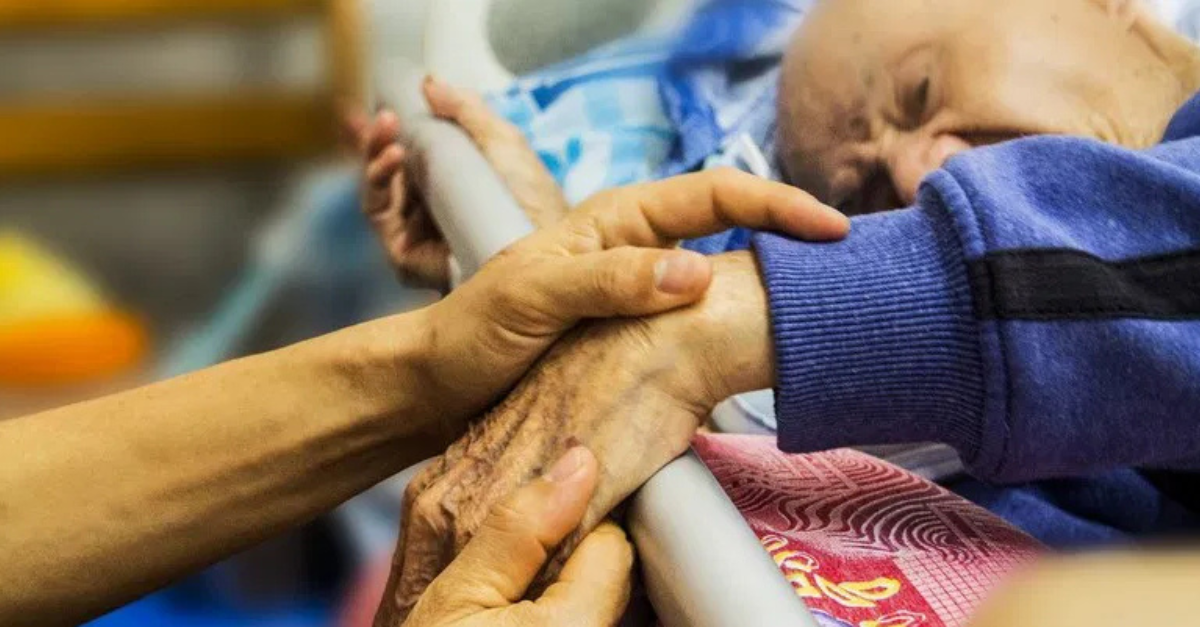 Does your parent need compassionate care? These signs can tell you